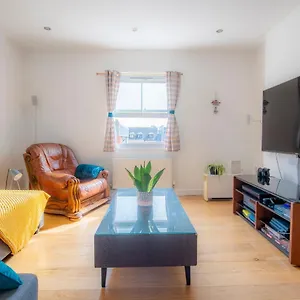  Apartment Modern, 2 Bdrm House With Parking Sleeps 6 Town Centre, North Laine United Kingdom