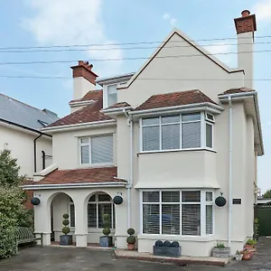  Holiday home Stourcliffe House United Kingdom